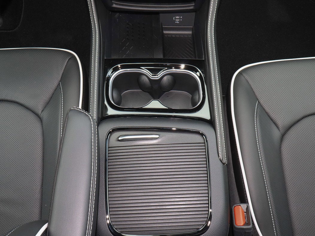 2027 Chrysler Pacifica Limited FWD