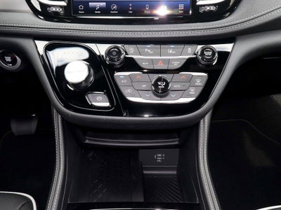 2027 Chrysler Pacifica Limited FWD