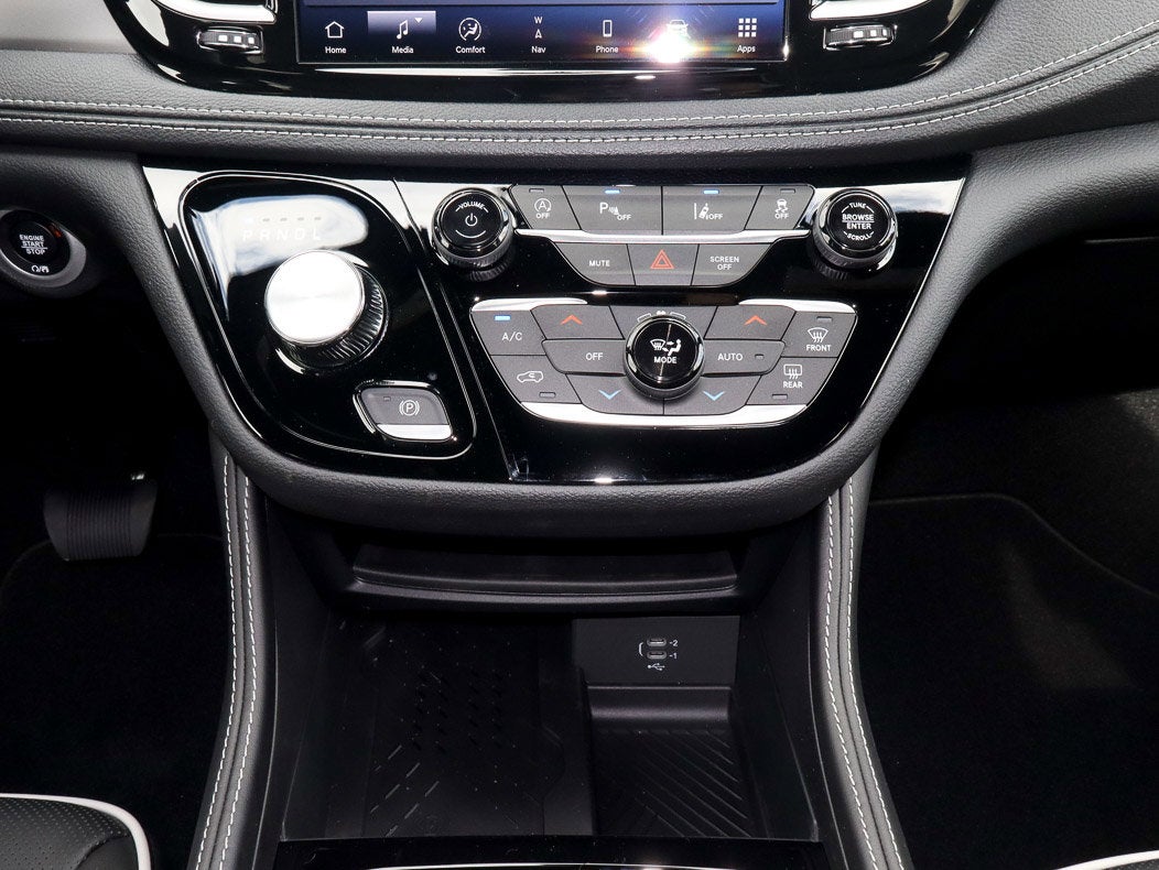 2027 Chrysler Pacifica Limited FWD