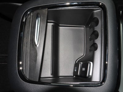 2027 Chrysler Pacifica Limited FWD