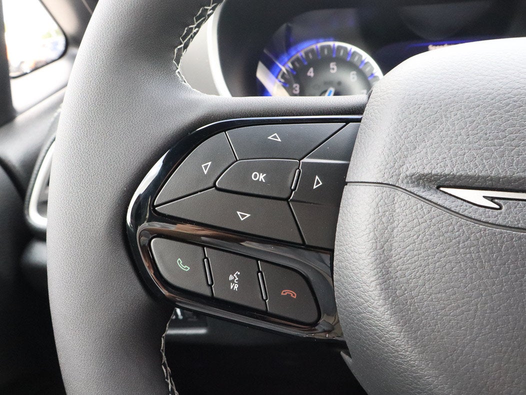 2027 Chrysler Pacifica Limited FWD