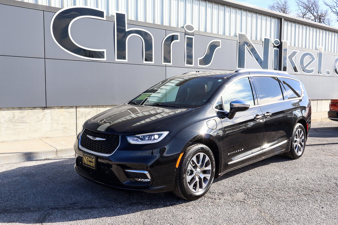 2024 Chrysler Pacifica Hybrid Pinnacle FWD