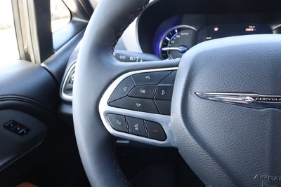 2024 Chrysler Pacifica Hybrid Pinnacle FWD