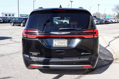 2024 Chrysler Pacifica Hybrid Pinnacle FWD