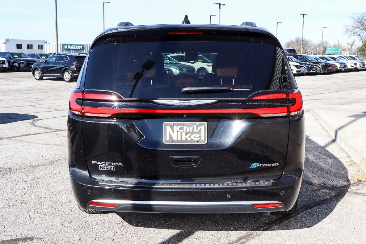 2024 Chrysler Pacifica Hybrid Pinnacle FWD