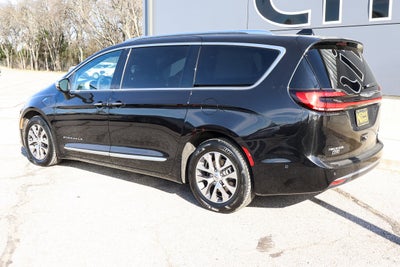 2024 Chrysler Pacifica Hybrid Pinnacle FWD