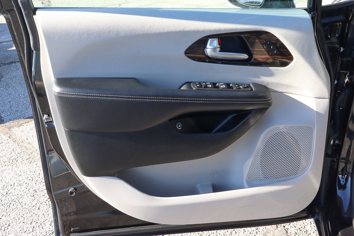 2023 Chrysler Pacifica Hybrid Limited