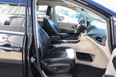 2023 Chrysler Pacifica Hybrid Limited