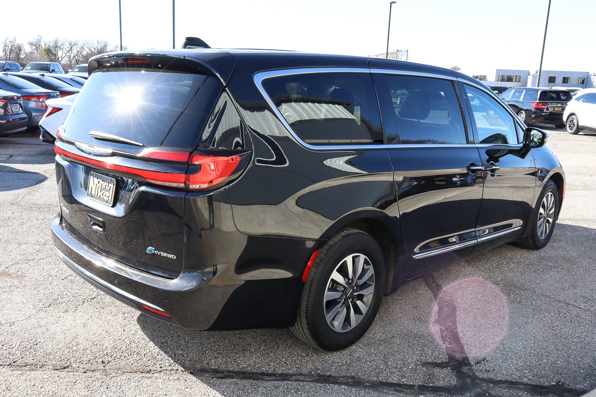 2023 Chrysler Pacifica Hybrid Limited