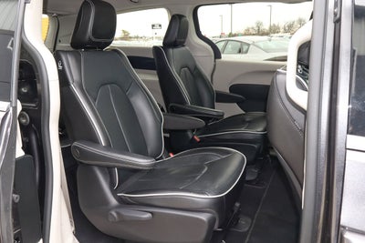 2023 Chrysler Pacifica Hybrid Limited