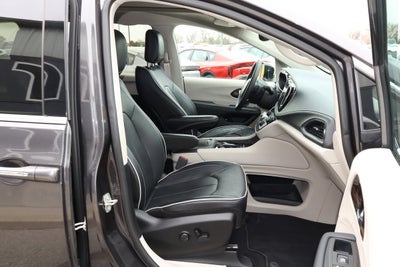 2023 Chrysler Pacifica Hybrid Limited