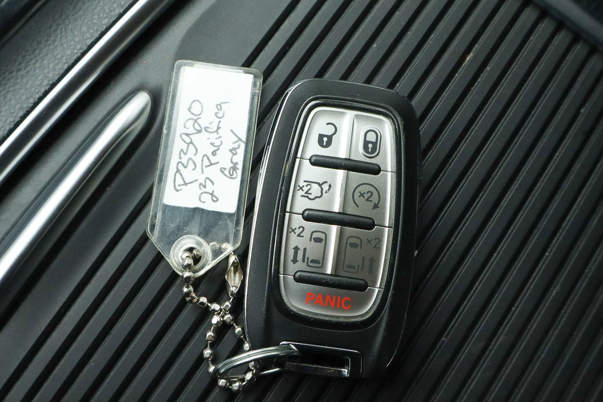 2023 Chrysler Pacifica Hybrid Limited