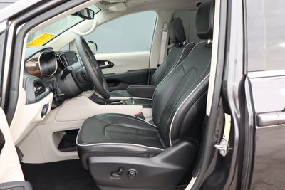 2023 Chrysler Pacifica Hybrid Limited
