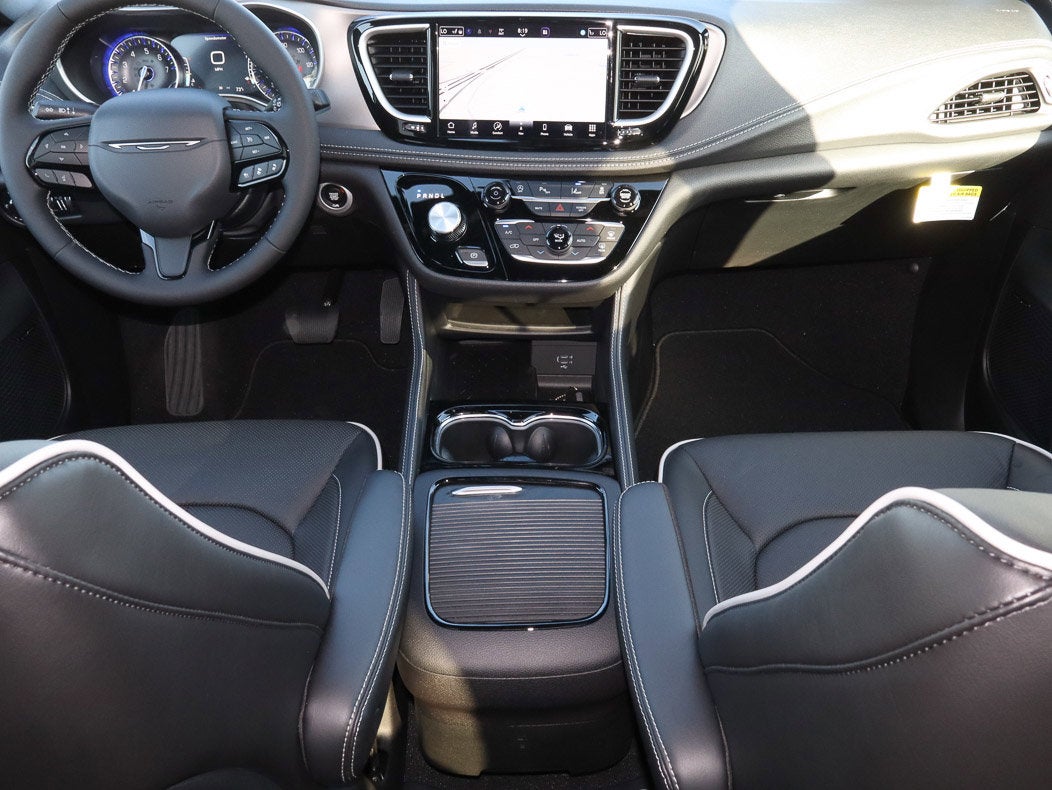 2027 Chrysler Pacifica Limited AWD