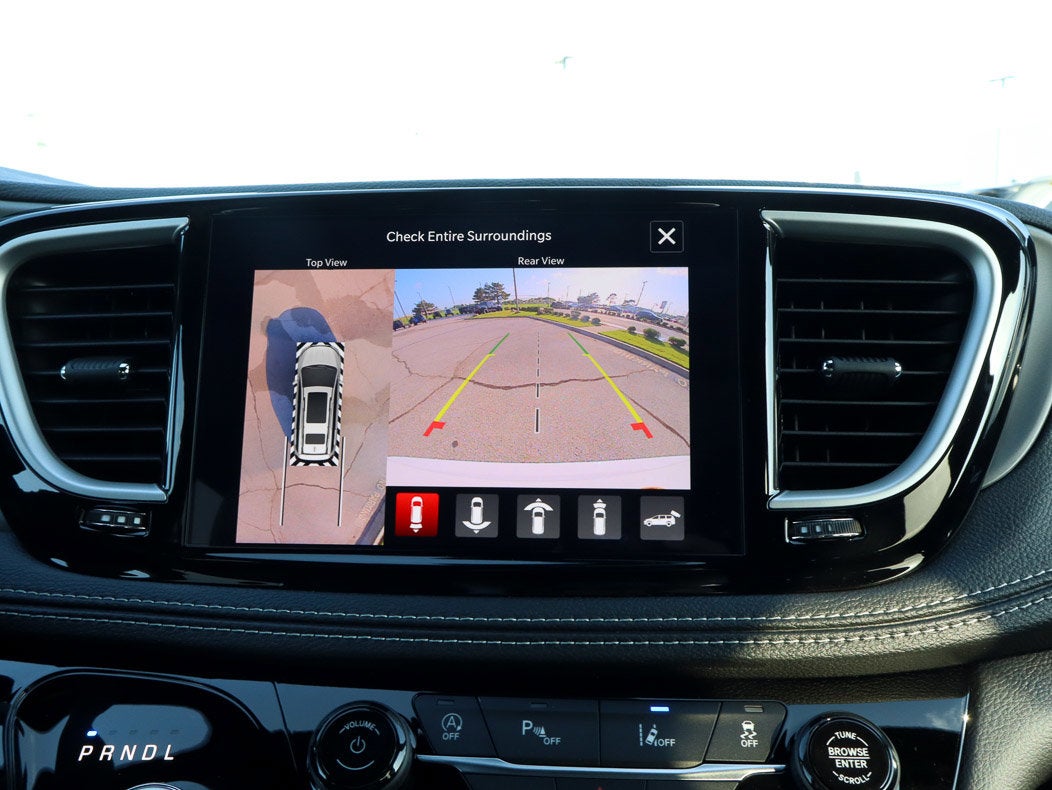 2027 Chrysler Pacifica Limited AWD