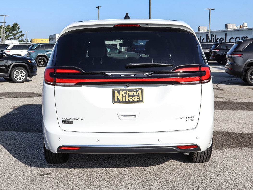 2027 Chrysler Pacifica Limited AWD