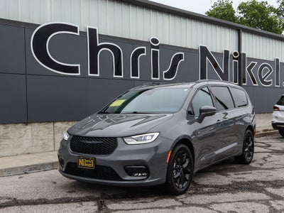 2022 Chrysler Pacifica Limited AWD