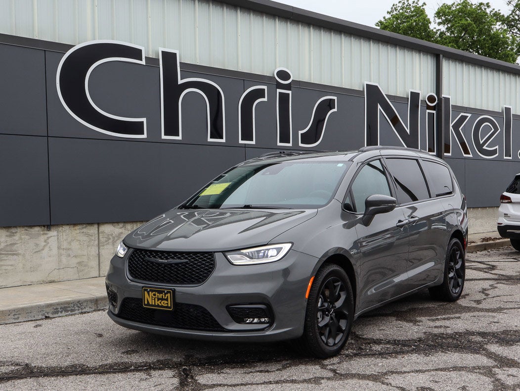 2022 Chrysler Pacifica Limited AWD