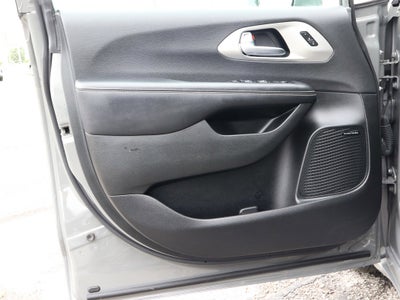 2022 Chrysler Pacifica Limited AWD