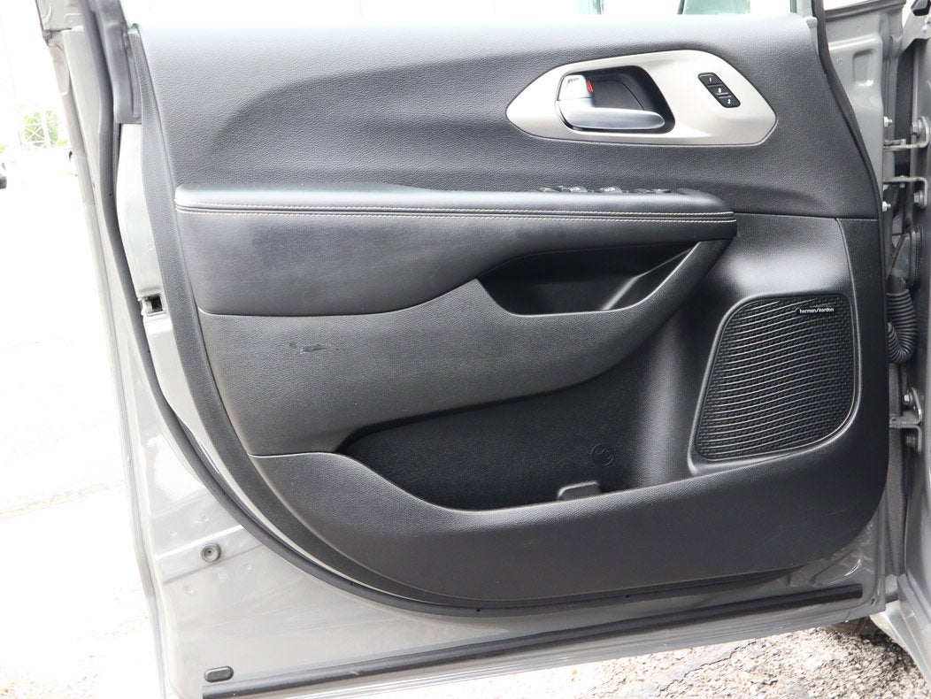 2022 Chrysler Pacifica Limited AWD