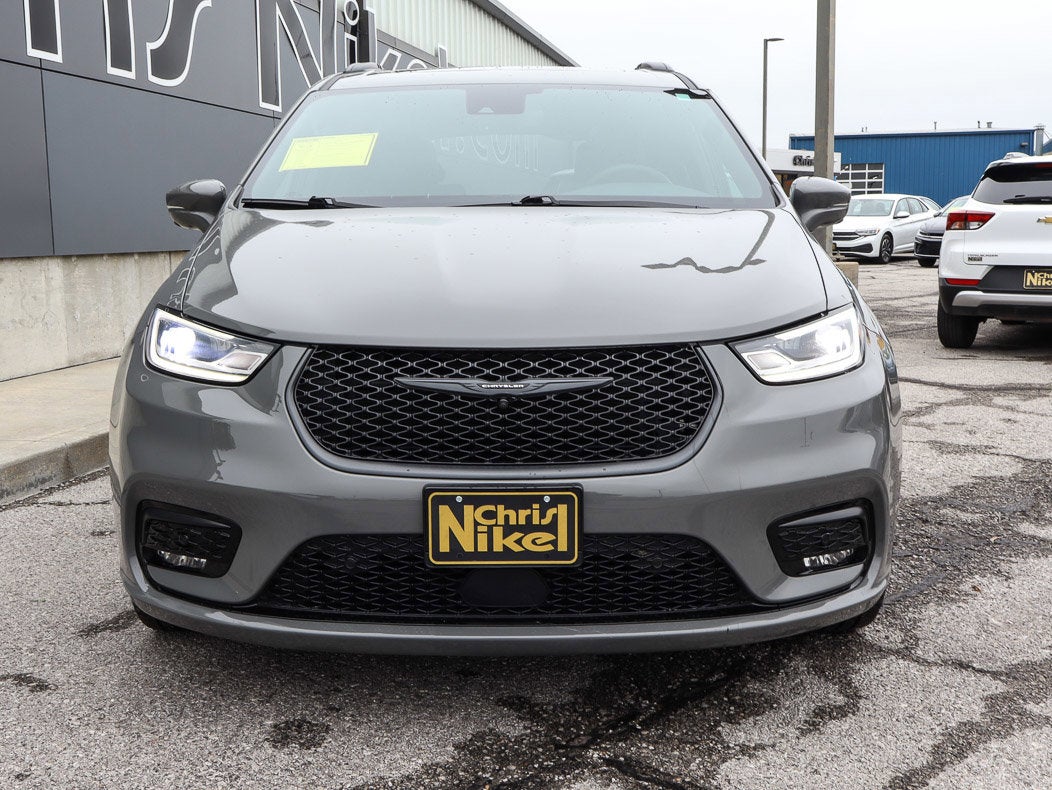 2022 Chrysler Pacifica Limited AWD