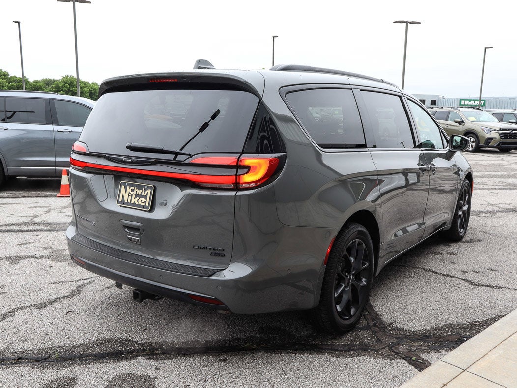2022 Chrysler Pacifica Limited AWD