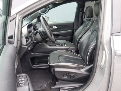 2022 Chrysler Pacifica Limited AWD