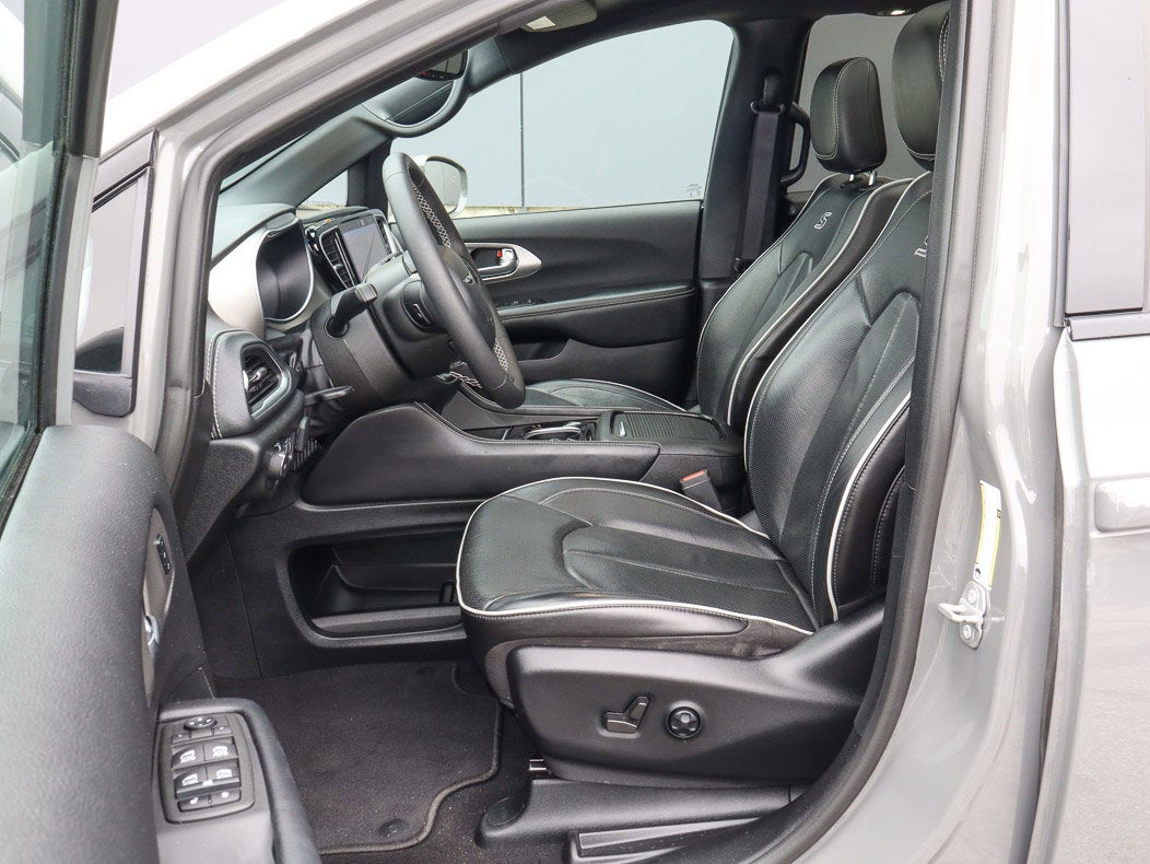 2022 Chrysler Pacifica Limited AWD