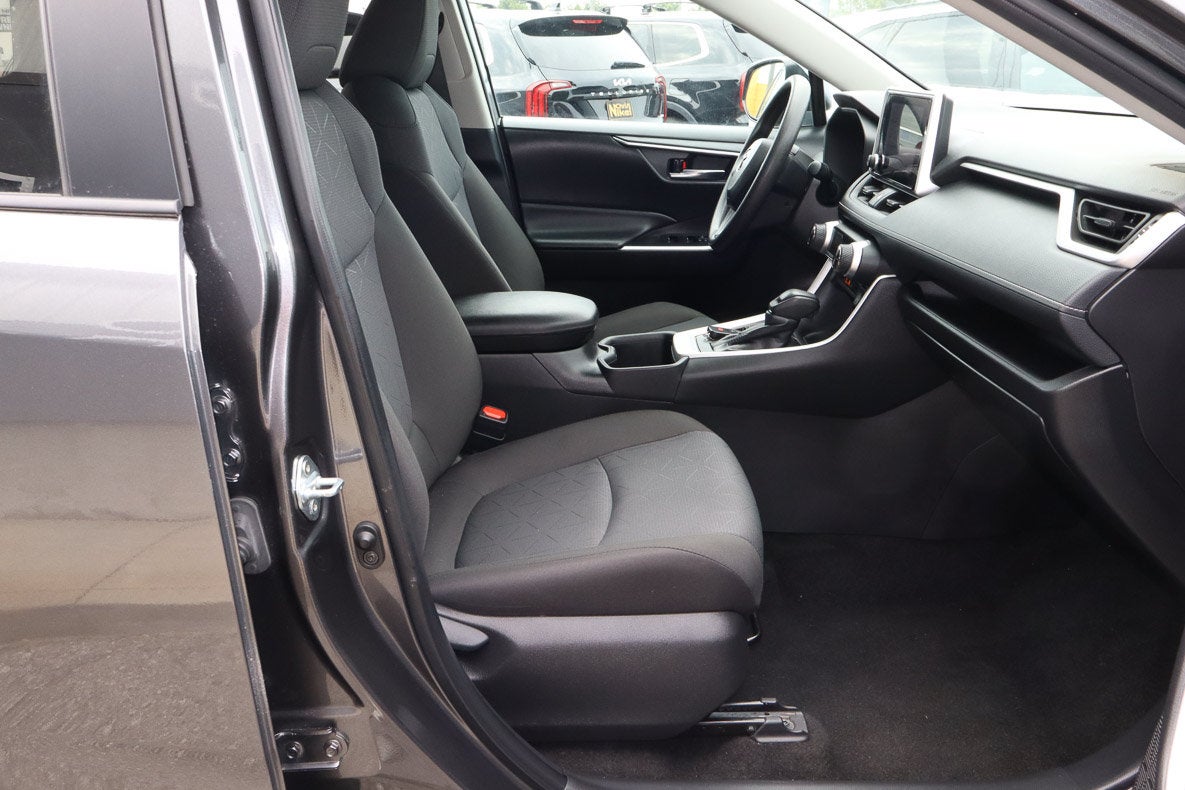 2024 Toyota RAV4 XLE FWD