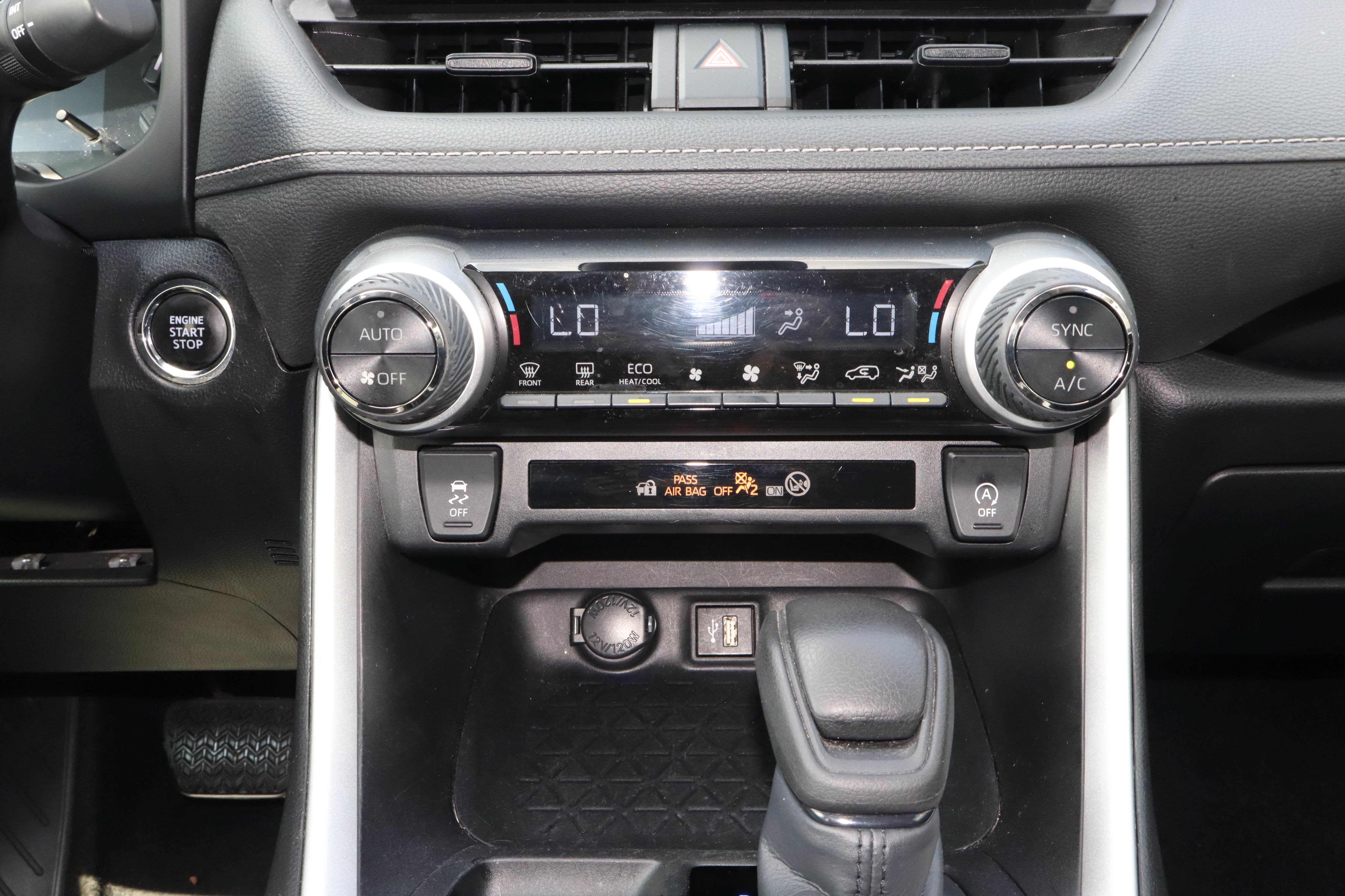 2024 Toyota RAV4 XLE FWD