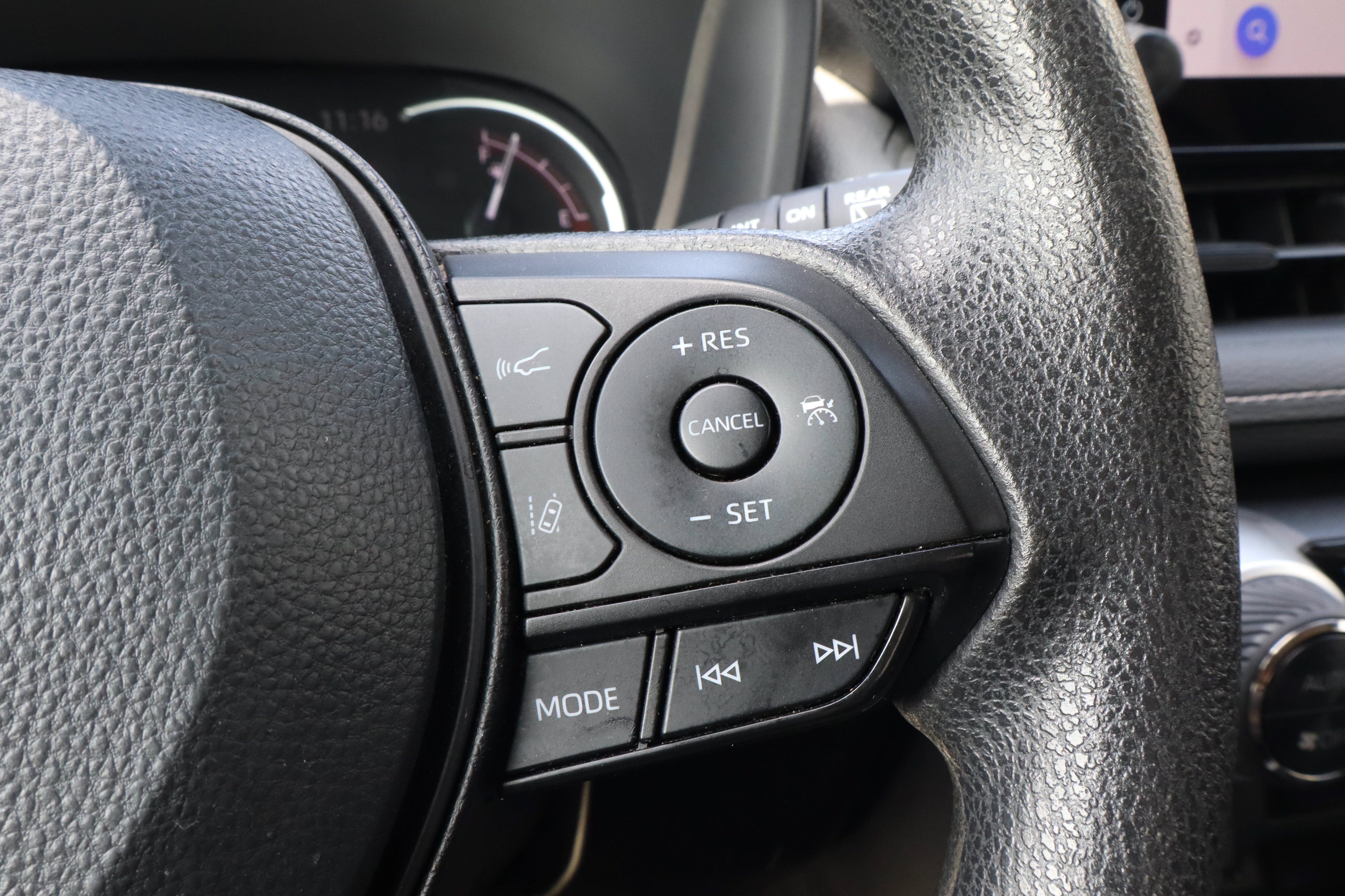 2024 Toyota RAV4 XLE FWD