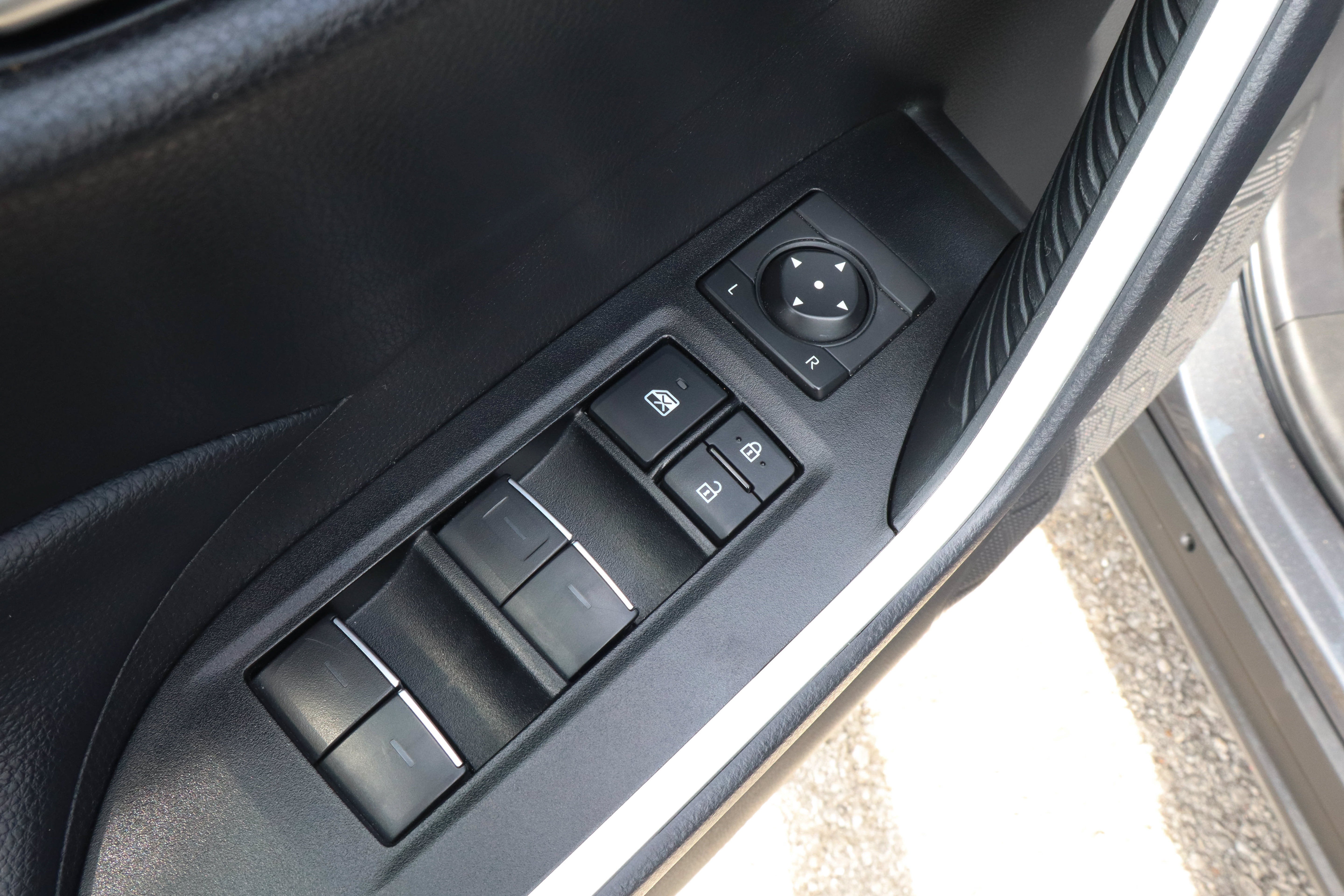2025 Toyota RAV4 XLE FWD