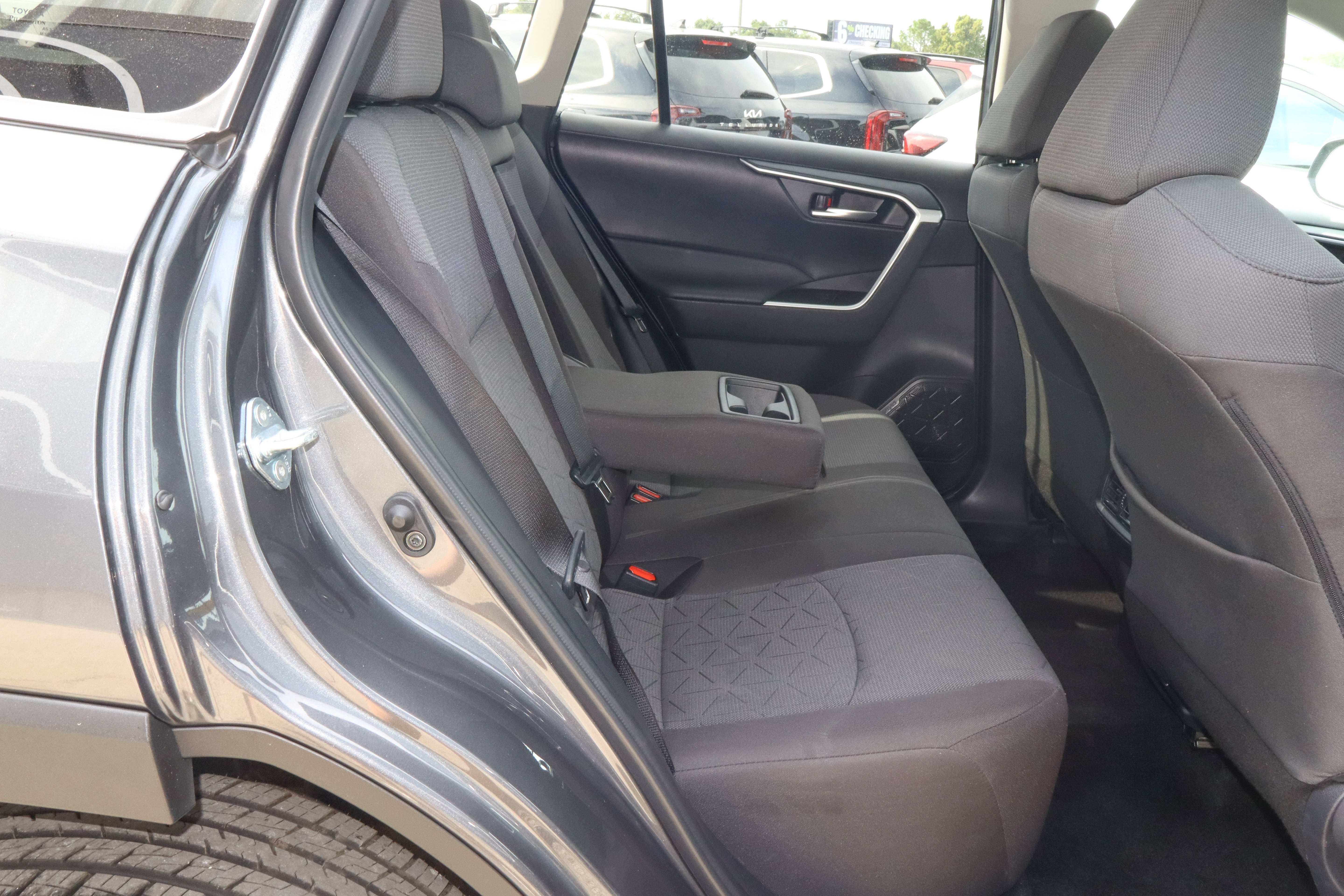 2025 Toyota RAV4 XLE FWD