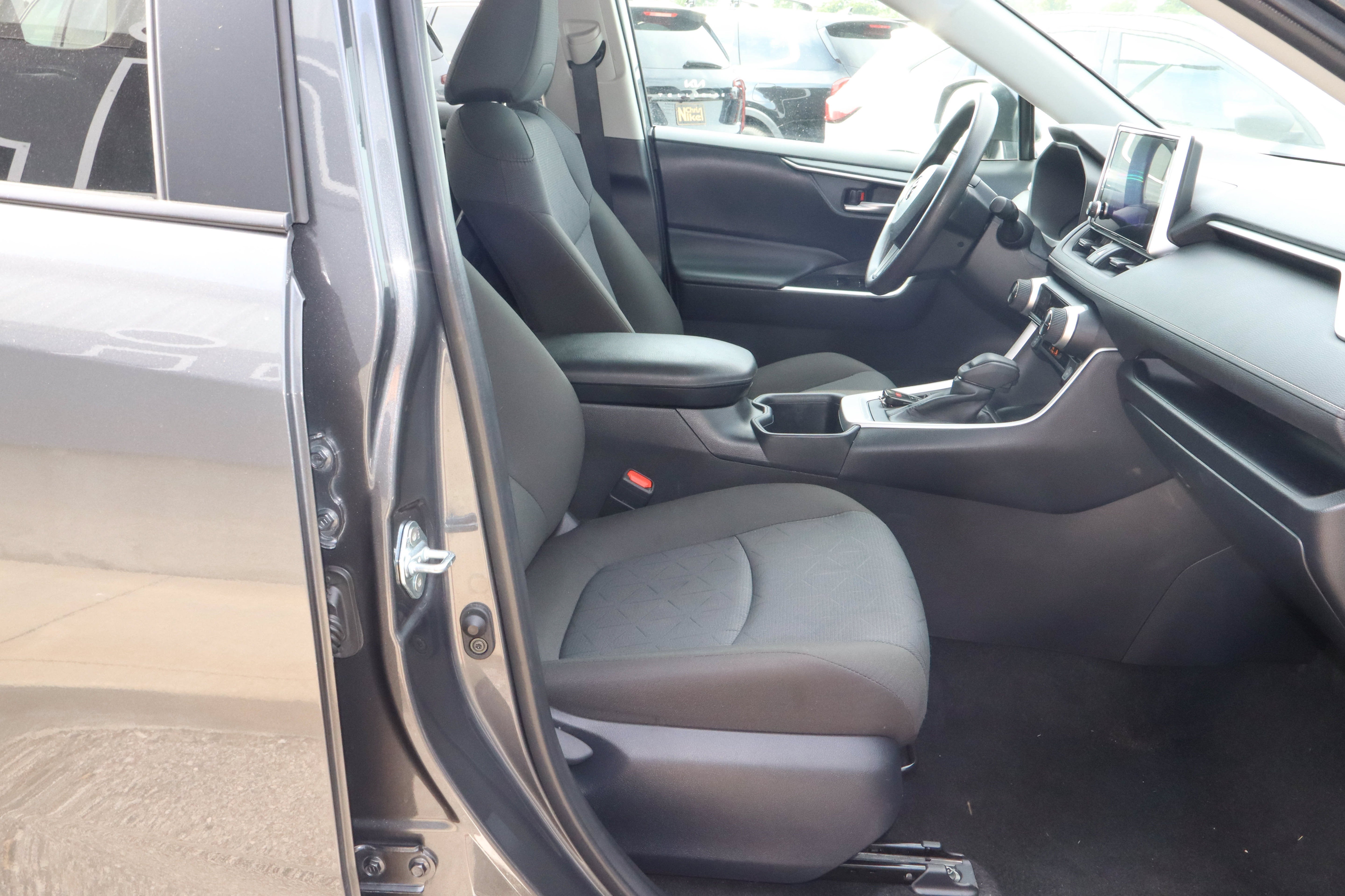 2025 Toyota RAV4 XLE FWD