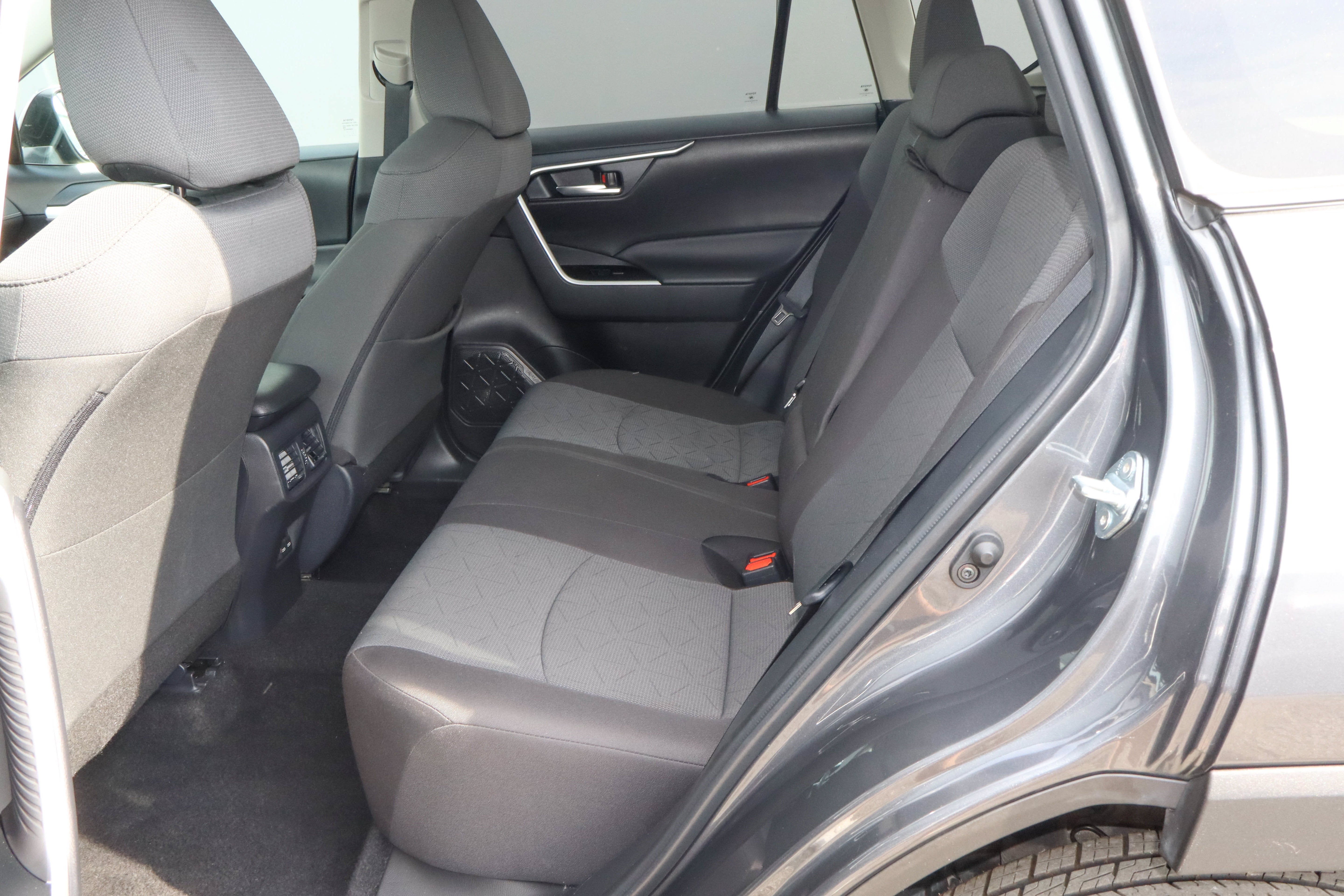 2025 Toyota RAV4 XLE FWD