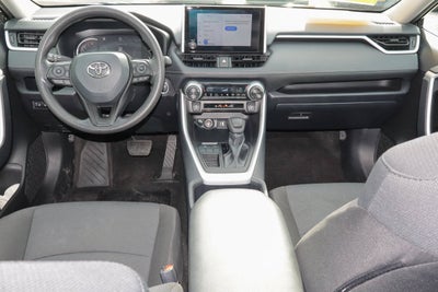 2025 Toyota RAV4 XLE FWD