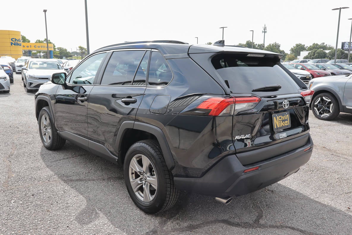 2025 Toyota RAV4 XLE FWD