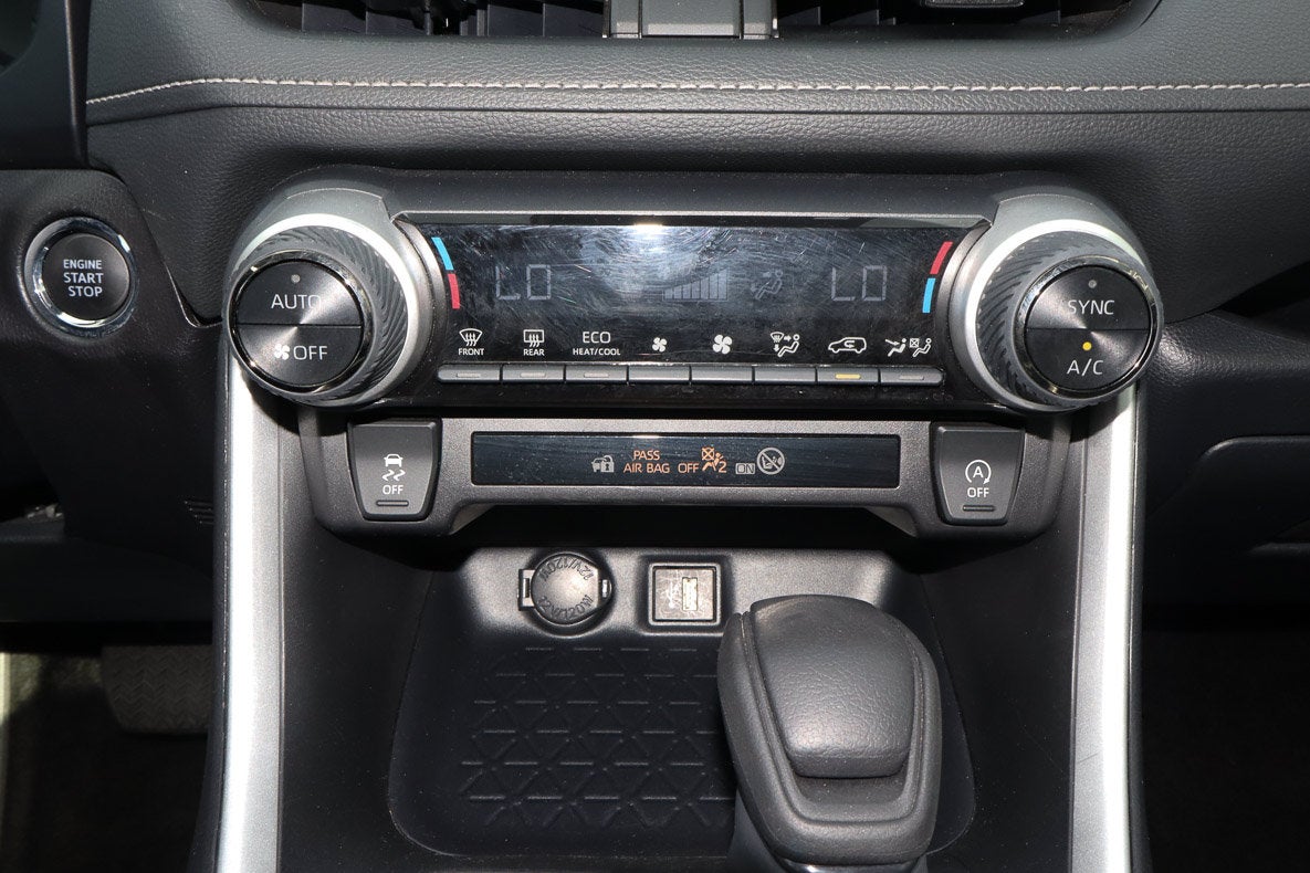 2025 Toyota RAV4 XLE FWD