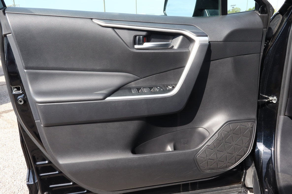 2025 Toyota RAV4 XLE FWD