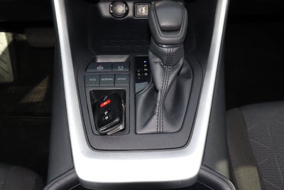 2025 Toyota RAV4 XLE FWD