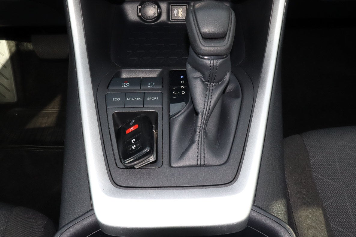 2025 Toyota RAV4 XLE FWD
