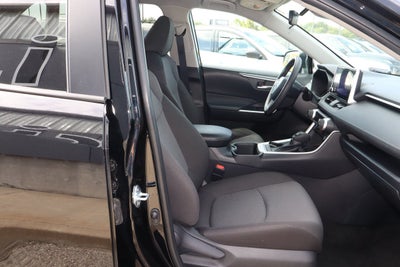 2025 Toyota RAV4 XLE FWD