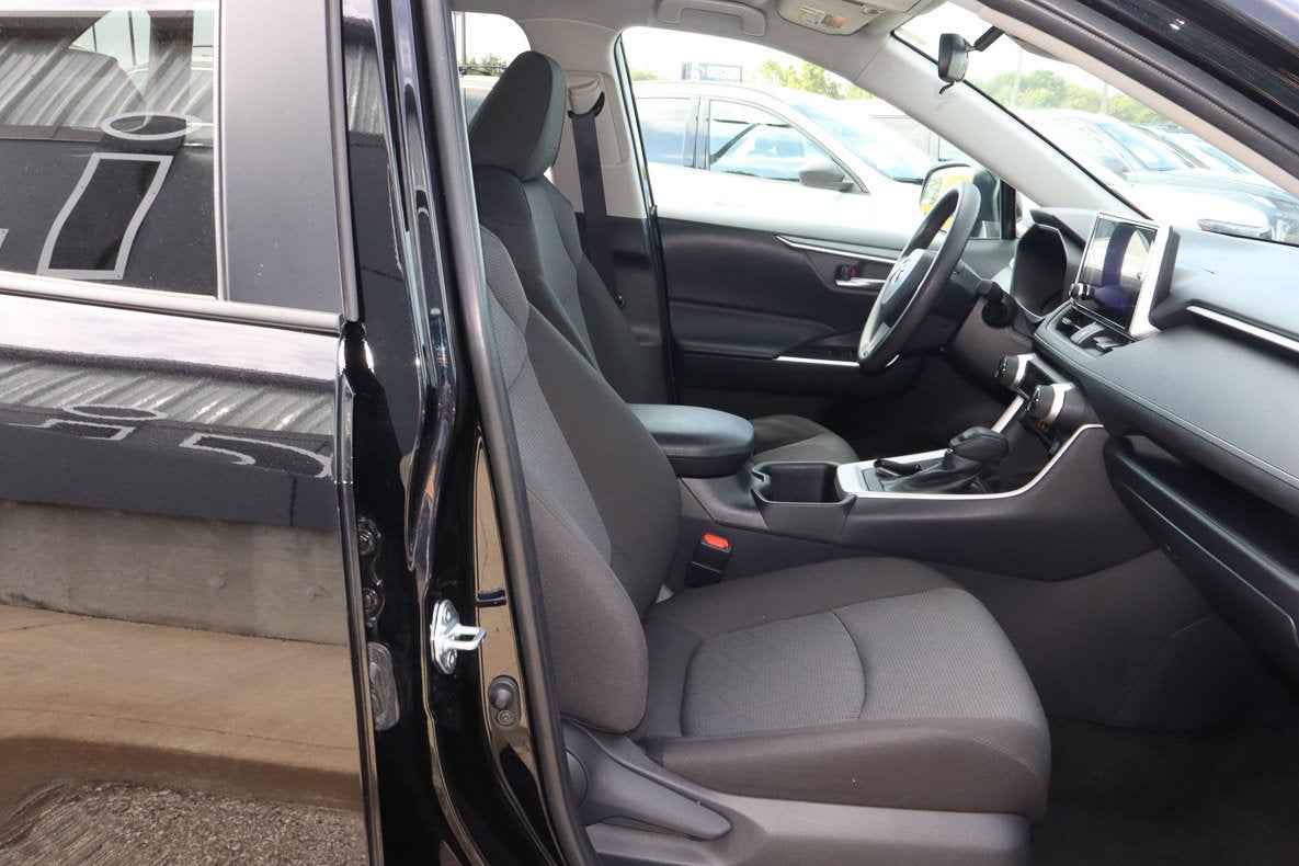 2025 Toyota RAV4 XLE FWD