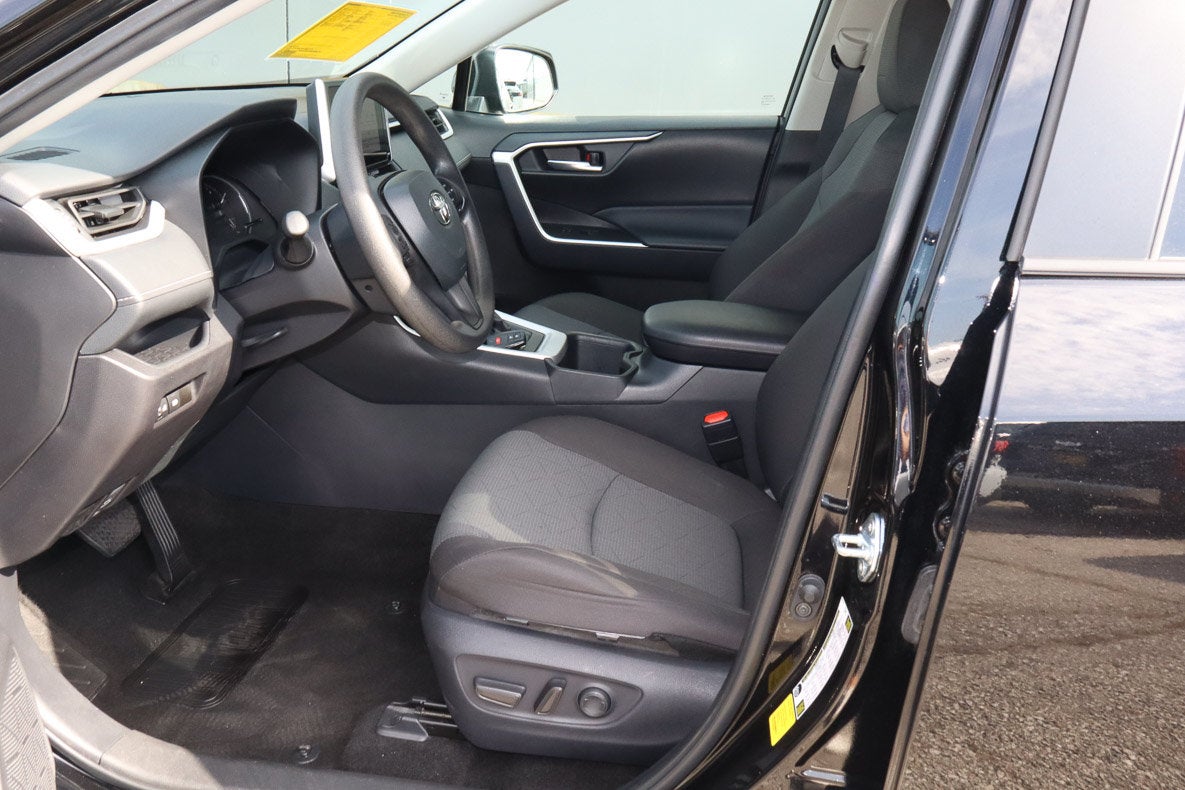 2025 Toyota RAV4 XLE FWD