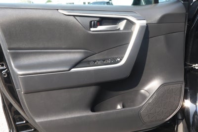 2025 Toyota RAV4 XLE FWD