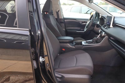 2025 Toyota RAV4 XLE FWD