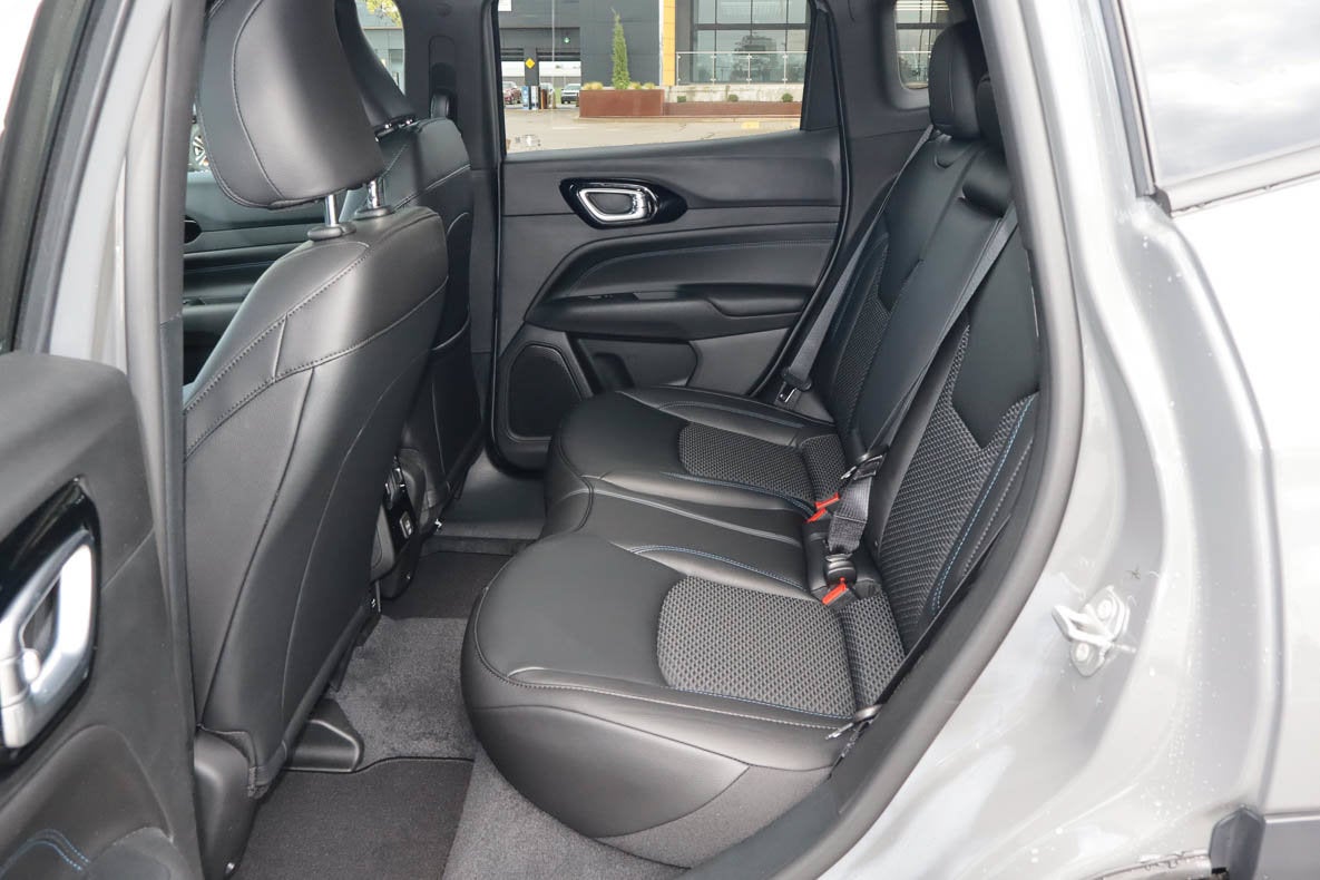 2026 Jeep Compass Latitude Altitude 4x4