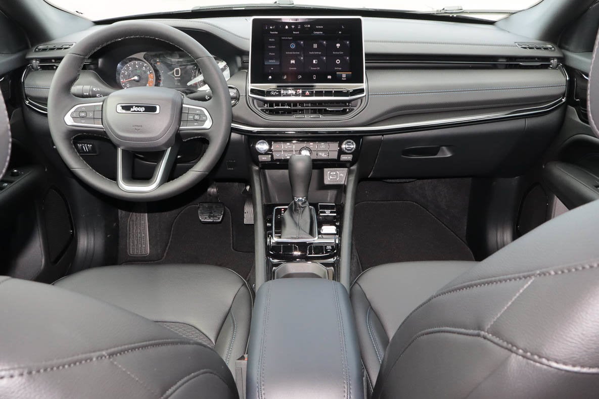 2026 Jeep Compass Latitude Altitude 4x4