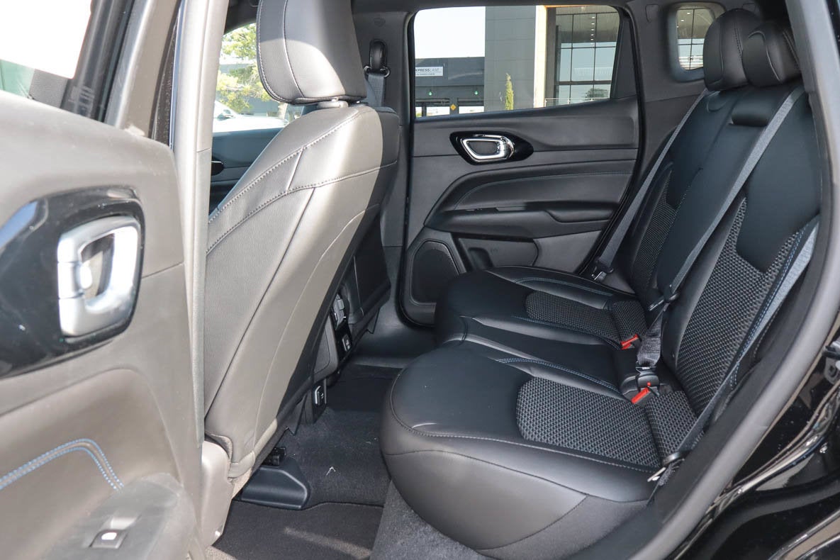 2026 Jeep Compass Latitude Altitude 4x4