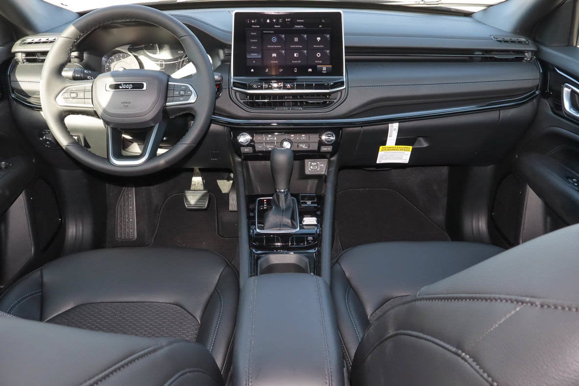 2026 Jeep Compass Latitude Altitude 4x4